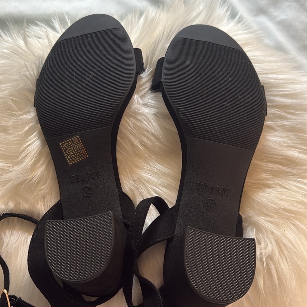 New in box Dream Pairs Black Suede Like Sandals Chunky Heel - Picture 9 of 12
